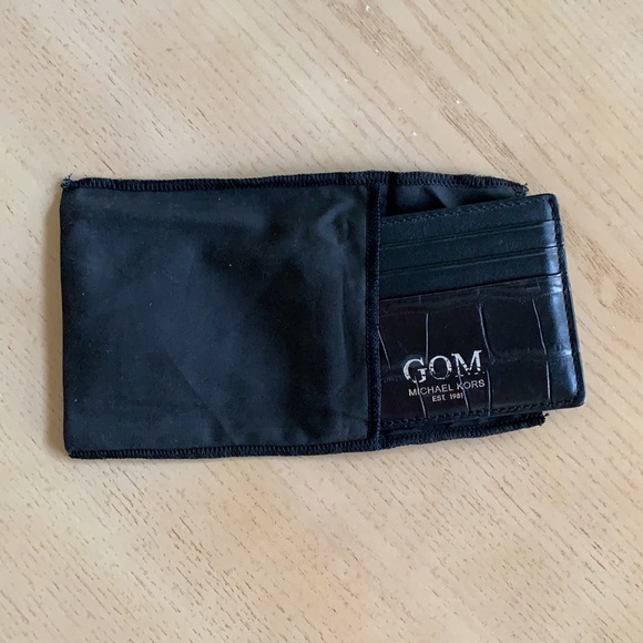 Michael Kors Card Case - Picture 7 of 10